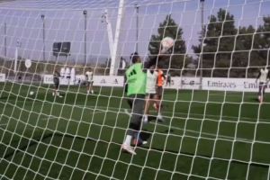 技惊四座💥琼阿梅尼训练中侧身勾射破门