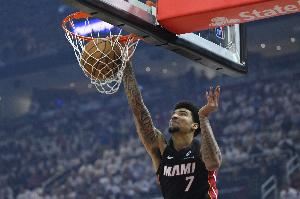 你是文班啊你！韦尔半场9中5得12分7板1断