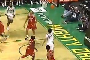 很帅啊！林葳接手递手传球顺势转身摆脱防守 潇洒上篮丝滑得分