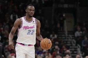 你快醒醒呀！维金斯仅出手4次拿4分2板1助1帽 出现3失误