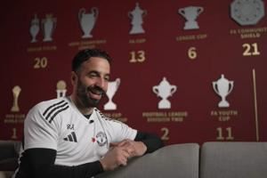 进度条重置⏳阿莫林谈蓄发哥：不知道他哪天能剪但我希望能早点