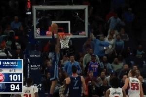  腾空而起！莫兰特和威廉姆斯打出“撞墙配合”后完成空接暴扣