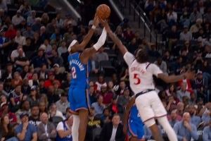  再造杀伤！亚历山大三分造成小琼斯犯规 快船挑战失败