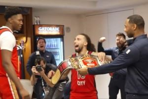  12分8板7助4断率队首胜！鹈鹕13号秀奎因赛后获颁金腰带