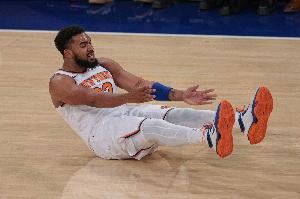  华子：今天我被唐斯隔扣了 他壮得离谱还比我高 这肯定需要人支援