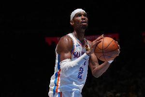  张佳玮：亚历山大在按科比当年的思路练 中投就滞空 远射撤步速推