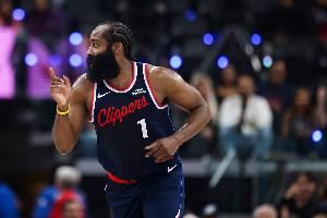  拉塞尔：哈登进攻会出其不意&他能够巧妙地操控防守者 你得研究他