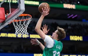  五小！弗拉格谈下半场&加时19分：打到内线去 开拓者没有盖帽手